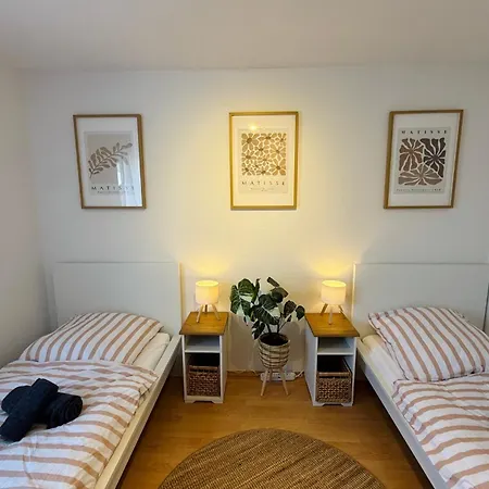 Bege Inspirespace Apartamento Duisburg